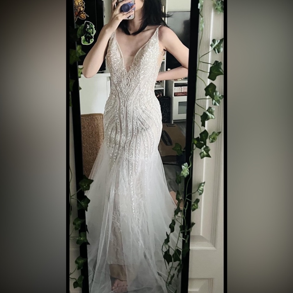 Cinderella Divine CDS401 Wedding Gown Size 2